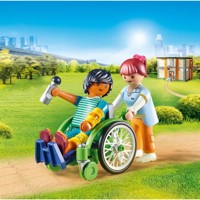 Køb PLAYMOBIL City Life Patient i kørestol billigt på Legen.dk!